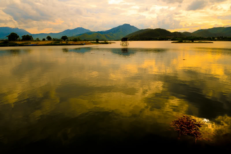 Lang thang ở Huế những ngày mưa