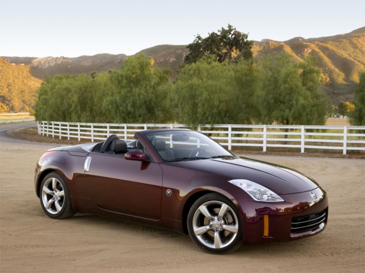 Em khoe vợ bé 350Z Touring Roadster của em một tí ạh xin các bác đừng chê