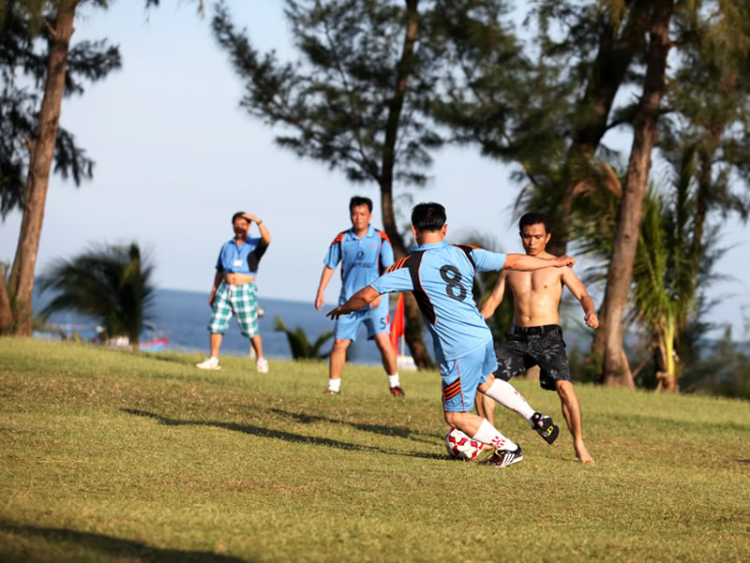 Hình ảnh đại off ba miền lần 2 SFC – Các hoạt động ngoại khóa (gala, bóng đá, tennis, thi lái xe...) Hình ảnh đại off ba miền lần 2 SFC – Các hoạt động ngoại khóa (gala, bóng đá, tennis, thi lái xe...)
