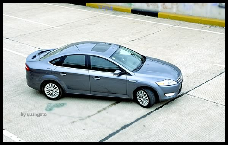 Mondeo xuống phố.