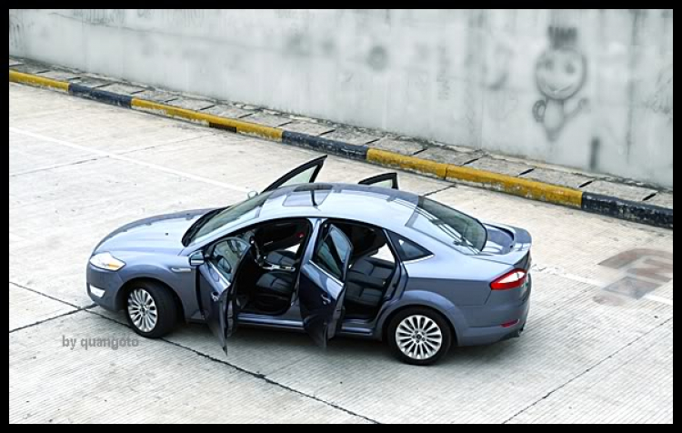Mondeo xuống phố. Mondeo xuống phố.