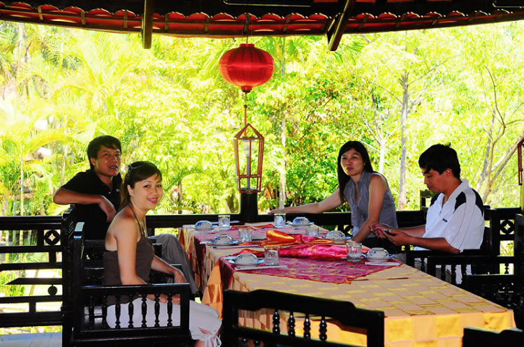 Lang thang ở Huế những ngày mưa Lang thang ở Huế những ngày mưa