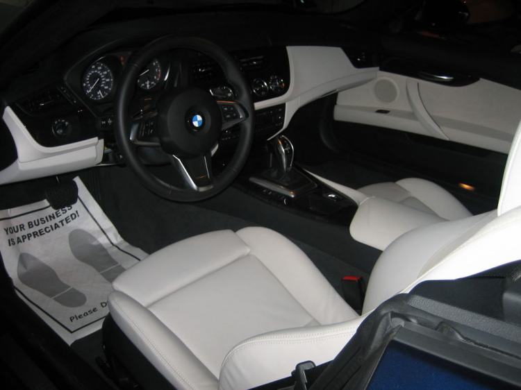 Z4 hay 335 convertible? Z4 hay 335 convertible?