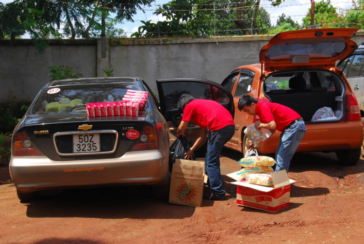 Hình ảnh công tác từ thiện của TFC ở chùa Bửu Thắng và trường Vi Nhân (BMT) 15/08/09
