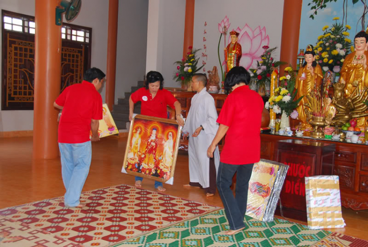 Hình ảnh công tác từ thiện của TFC ở chùa Bửu Thắng và trường Vi Nhân (BMT) 15/08/09
