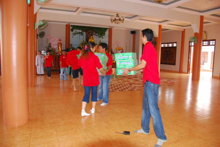 Hình ảnh công tác từ thiện của TFC ở chùa Bửu Thắng và trường Vi Nhân (BMT) 15/08/09