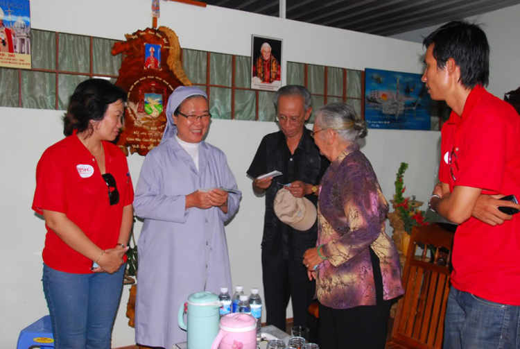 Hình ảnh công tác từ thiện của TFC ở chùa Bửu Thắng và trường Vi Nhân (BMT) 15/08/09 Hình ảnh công tác từ thiện của TFC ở chùa Bửu Thắng và trường Vi Nhân (BMT) 15/08/09