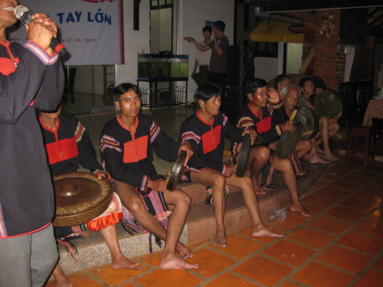 Hình ảnh Đêm giao lưu Nối vòng tay lớn tại BMT 14/08/09 Hình ảnh Đêm giao lưu Nối vòng tay lớn tại BMT 14/08/09