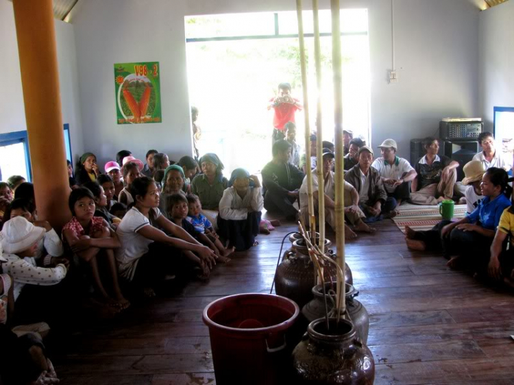 vài hình ảnh TFC làm công tác xã hội tại Xã K'rongba Buôn Eak'man,K'rongbong ngày 21/8 vài hình ảnh TFC làm công tác xã hội tại Xã K'rongba Buôn Eak'man,K'rongbong ngày 21/8