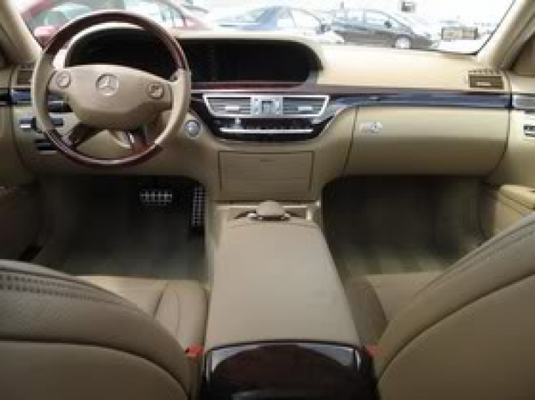 Cần Kiếm S63 AMG Màu trắng Hàng Lướt hic Cần Kiếm S63 AMG Màu trắng Hàng Lướt hic