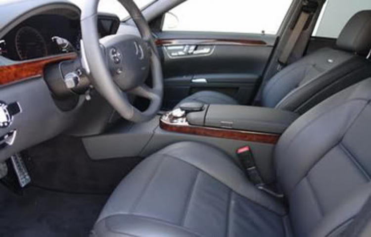 Cần Kiếm S63 AMG Màu trắng Hàng Lướt hic Cần Kiếm S63 AMG Màu trắng Hàng Lướt hic
