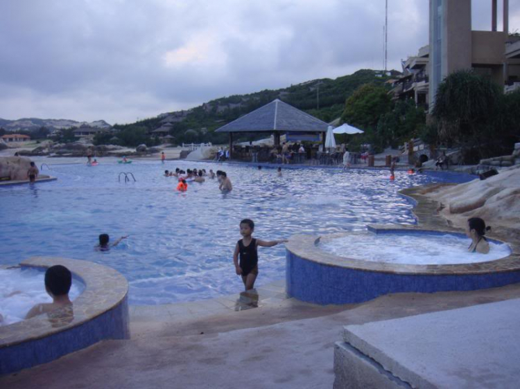 HOT NEWS: ROCK WATER BAY RESORT - 790.000Đ/ 2N1Đ - T7 & CN 19&20/09/09 HOT NEWS: ROCK WATER BAY RESORT - 790.000Đ/ 2N1Đ - T7 & CN 19&20/09/09