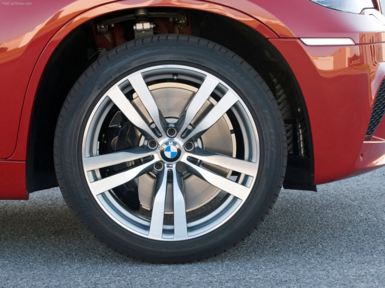 Khui thùng X6 đỏ rực Khui thùng X6 đỏ rực