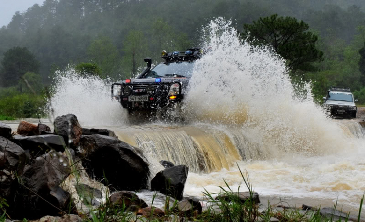 Off road kết hợp cứu trợ Đưng K'Nớ