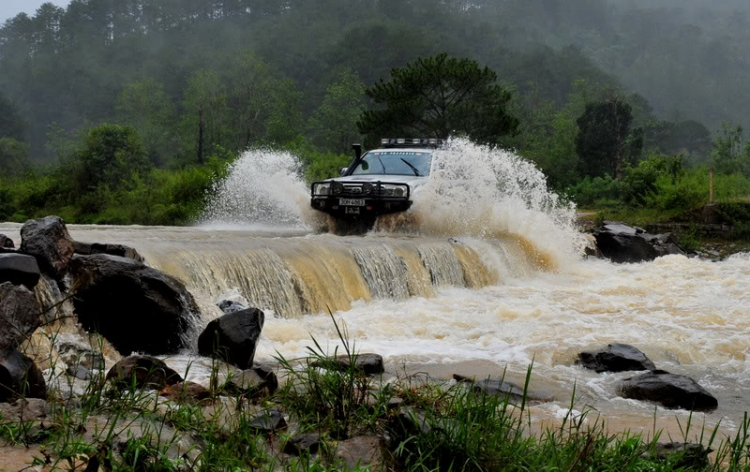 Off road kết hợp cứu trợ Đưng K'Nớ