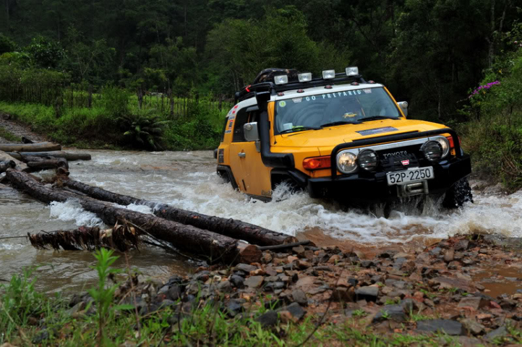 Off road kết hợp cứu trợ Đưng K'Nớ Off road kết hợp cứu trợ Đưng K'Nớ