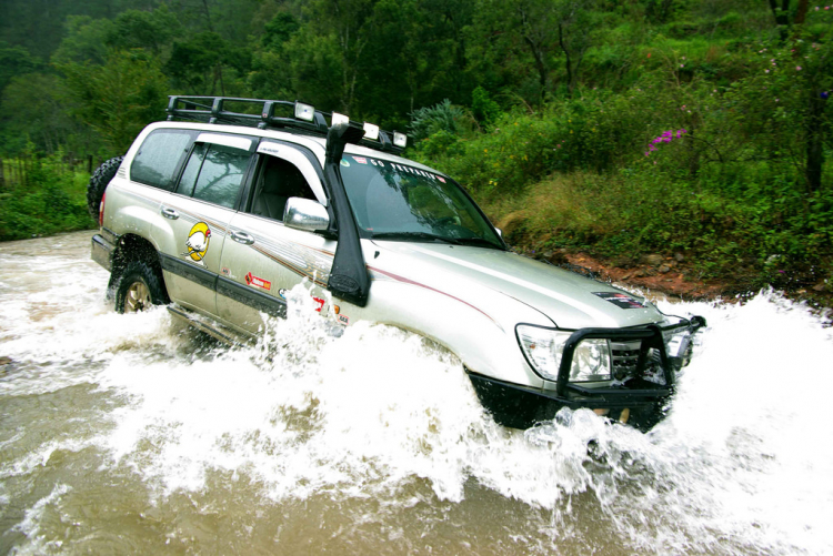 Off road kết hợp cứu trợ Đưng K'Nớ Off road kết hợp cứu trợ Đưng K'Nớ
