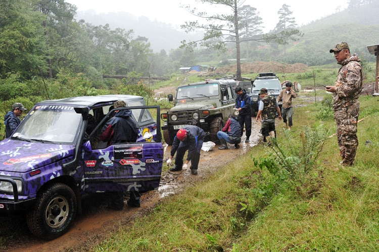 Off road kết hợp cứu trợ Đưng K'Nớ