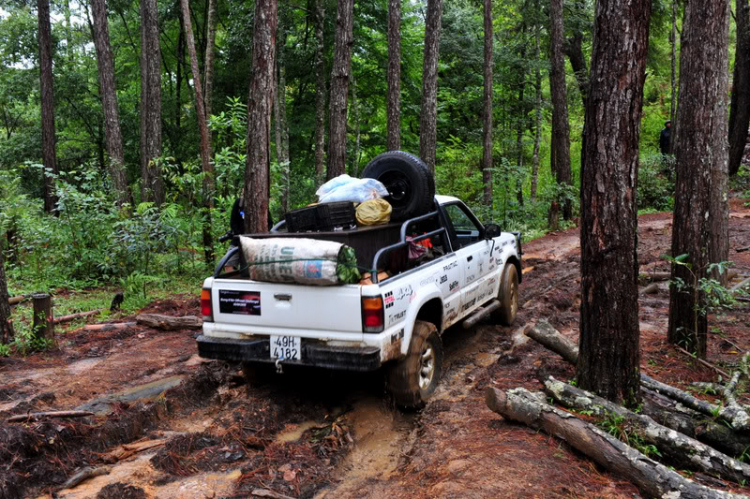 Off road kết hợp cứu trợ Đưng K'Nớ Off road kết hợp cứu trợ Đưng K'Nớ