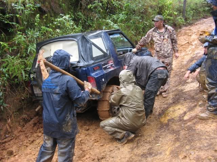 Off road kết hợp cứu trợ Đưng K'Nớ