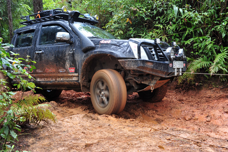 Off road kết hợp cứu trợ Đưng K'Nớ