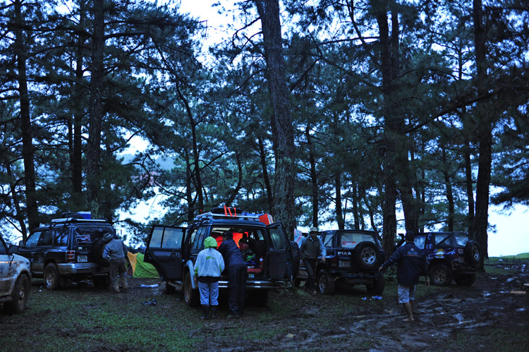 Off road kết hợp cứu trợ Đưng K'Nớ Off road kết hợp cứu trợ Đưng K'Nớ