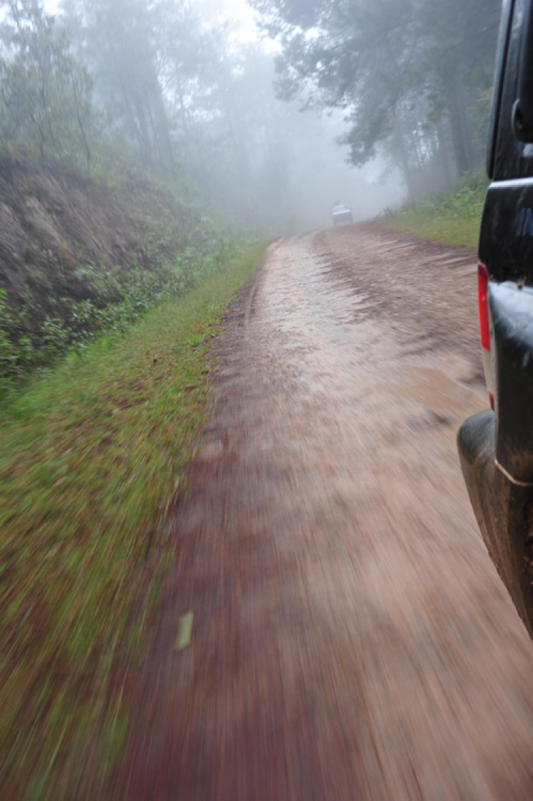 Off road kết hợp cứu trợ Đưng K'Nớ Off road kết hợp cứu trợ Đưng K'Nớ