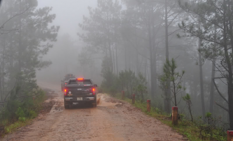 Off road kết hợp cứu trợ Đưng K'Nớ Off road kết hợp cứu trợ Đưng K'Nớ