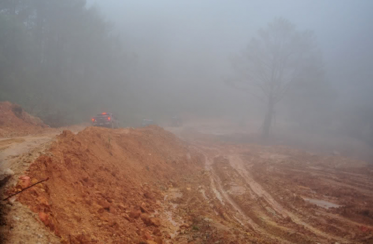 Off road kết hợp cứu trợ Đưng K'Nớ Off road kết hợp cứu trợ Đưng K'Nớ