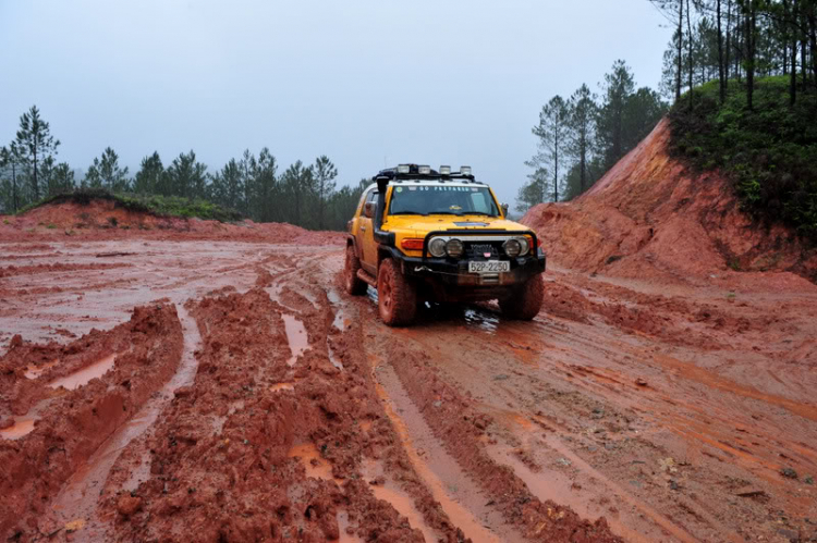 Off road kết hợp cứu trợ Đưng K'Nớ