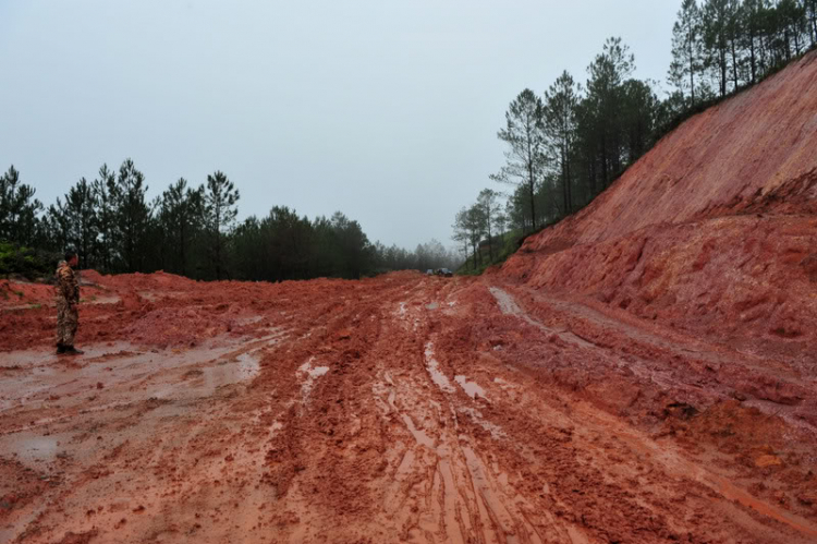 Off road kết hợp cứu trợ Đưng K'Nớ Off road kết hợp cứu trợ Đưng K'Nớ