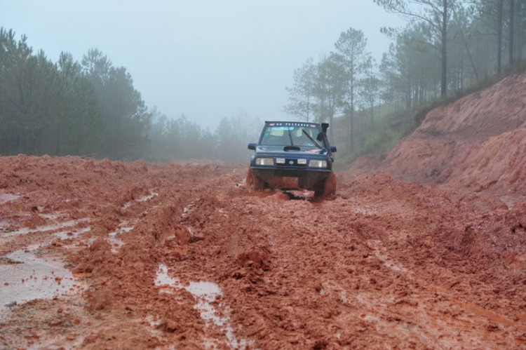 Off road kết hợp cứu trợ Đưng K'Nớ Off road kết hợp cứu trợ Đưng K'Nớ
