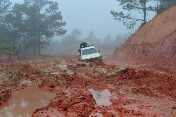 Off road kết hợp cứu trợ Đưng K'Nớ Off road kết hợp cứu trợ Đưng K'Nớ