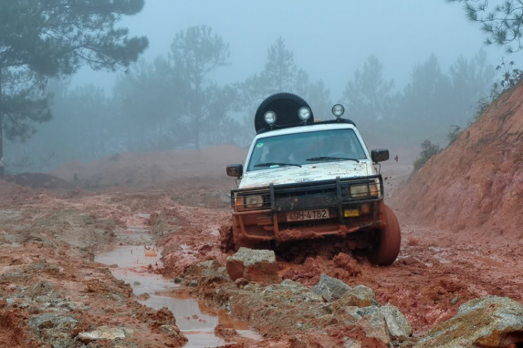 Off road kết hợp cứu trợ Đưng K'Nớ Off road kết hợp cứu trợ Đưng K'Nớ