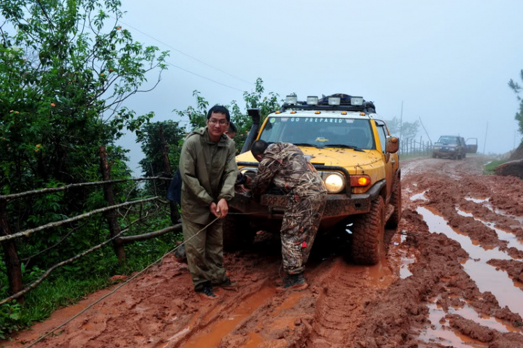 Off road kết hợp cứu trợ Đưng K'Nớ