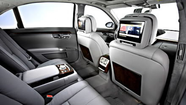 S - Class 2010 Đầu Tiên Tại Việt Nam