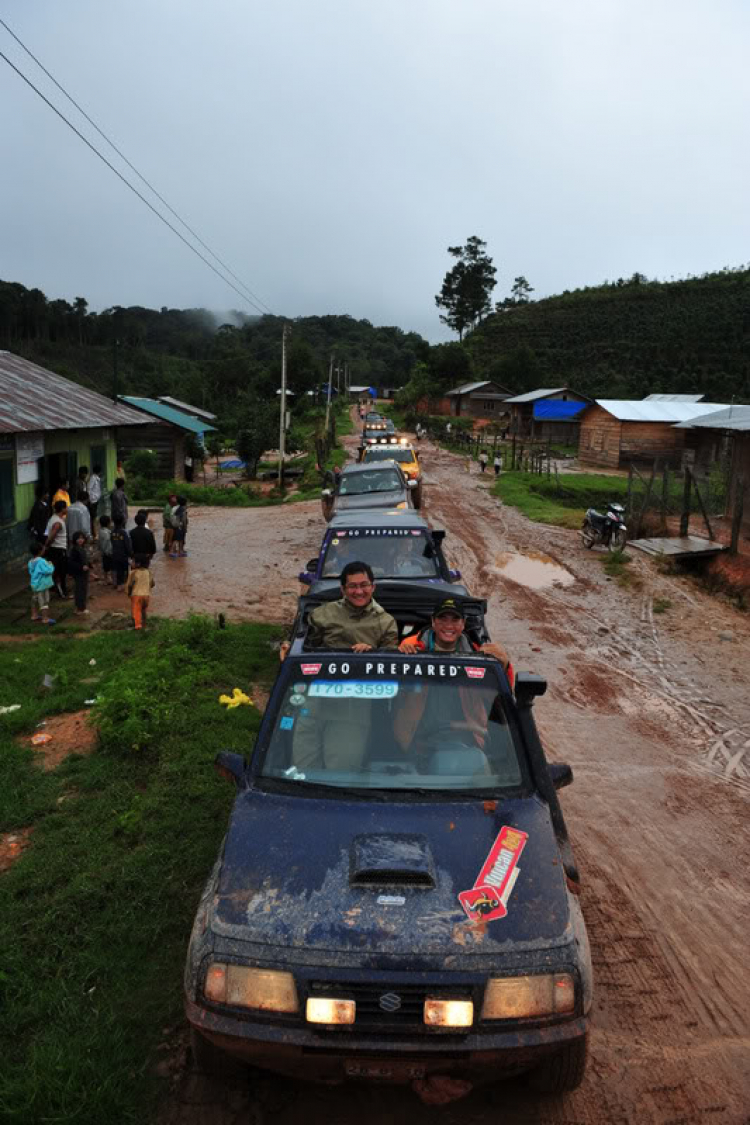 Từ Vịt Bầu Béo... đến Vàng Anh chân Dài....& đội hình xe Offroad của OS!