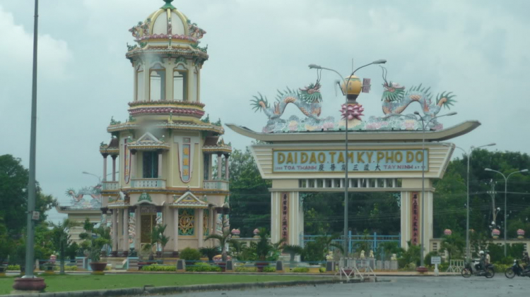 Núi Bà Đen, Tòa Thánh TN và Chùa Hoằng Pháp. Núi Bà Đen, Tòa Thánh TN và Chùa Hoằng Pháp.