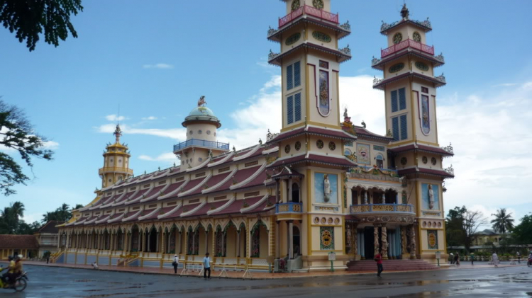 Núi Bà Đen, Tòa Thánh TN và Chùa Hoằng Pháp. Núi Bà Đen, Tòa Thánh TN và Chùa Hoằng Pháp.