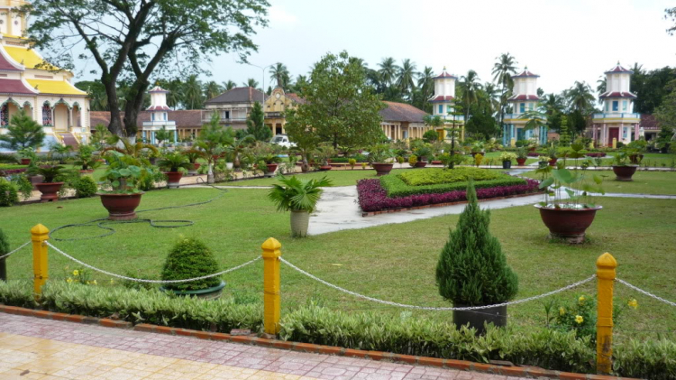 Núi Bà Đen, Tòa Thánh TN và Chùa Hoằng Pháp. Núi Bà Đen, Tòa Thánh TN và Chùa Hoằng Pháp.