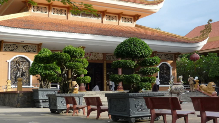 Núi Bà Đen, Tòa Thánh TN và Chùa Hoằng Pháp. Núi Bà Đen, Tòa Thánh TN và Chùa Hoằng Pháp.