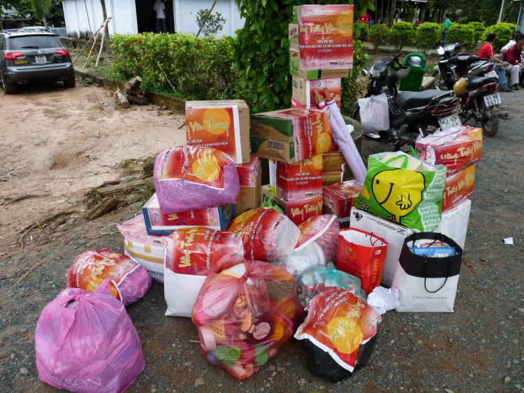 Hình ảnh chuyến CTXH 27/09/2009 Tại Bình Dương