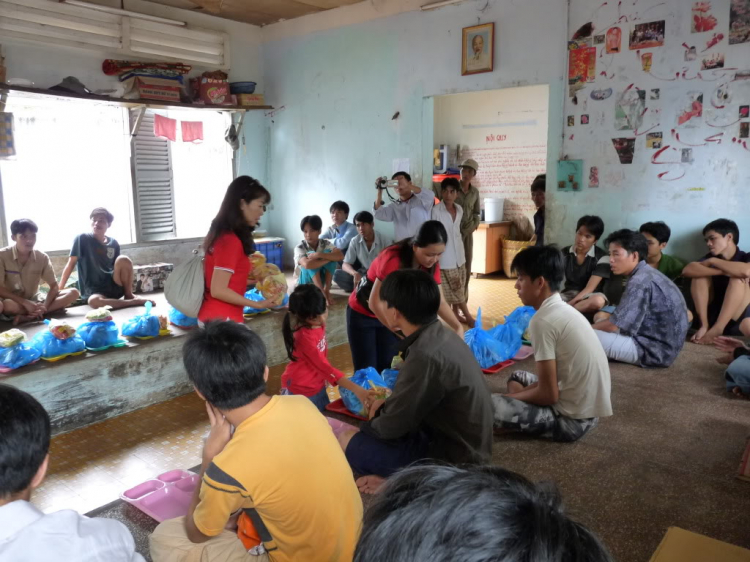 Hình ảnh chuyến CTXH 27/09/2009 Tại Bình Dương