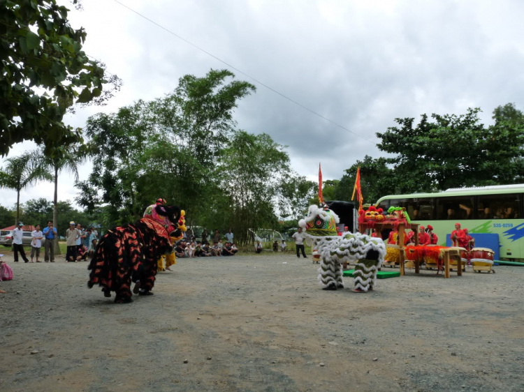 Hình ảnh chuyến CTXH 27/09/2009 Tại Bình Dương