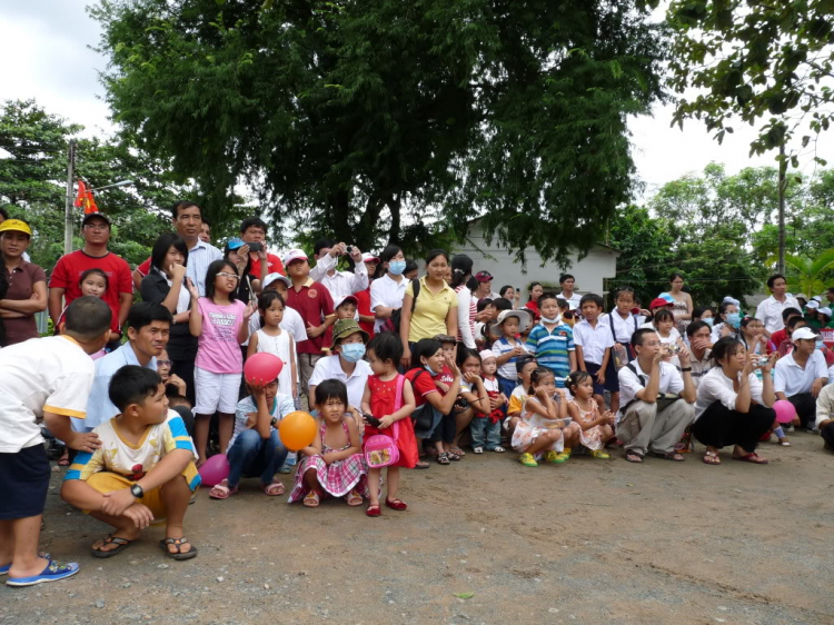 Hình ảnh chuyến CTXH 27/09/2009 Tại Bình Dương