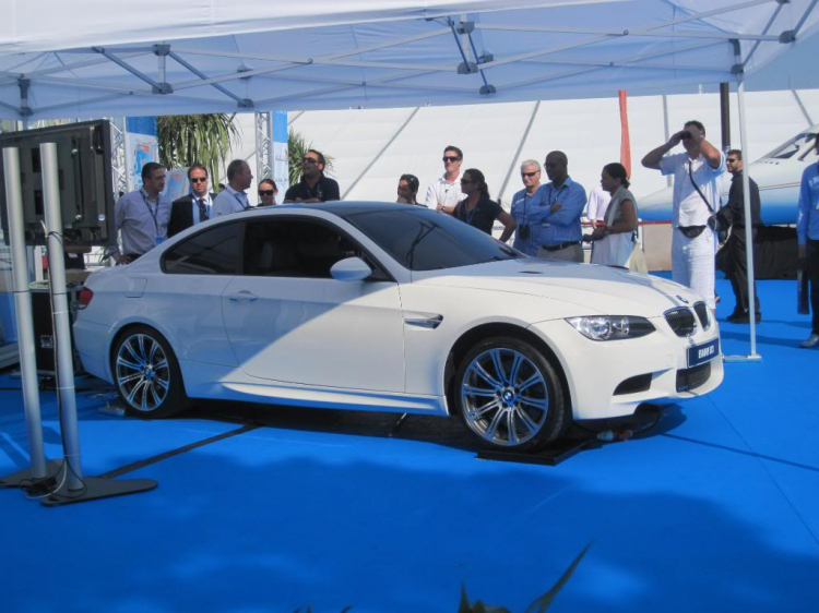 BMW M3 Coupe @ tự động nâng/ hạ đầu và đuôi