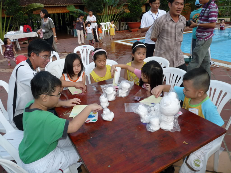 RỰC RỠ SẮC MÀU TUỔI THƠ (Chuyện TRUNG THU XNL.2009) RỰC RỠ SẮC MÀU TUỔI THƠ (Chuyện TRUNG THU XNL.2009)