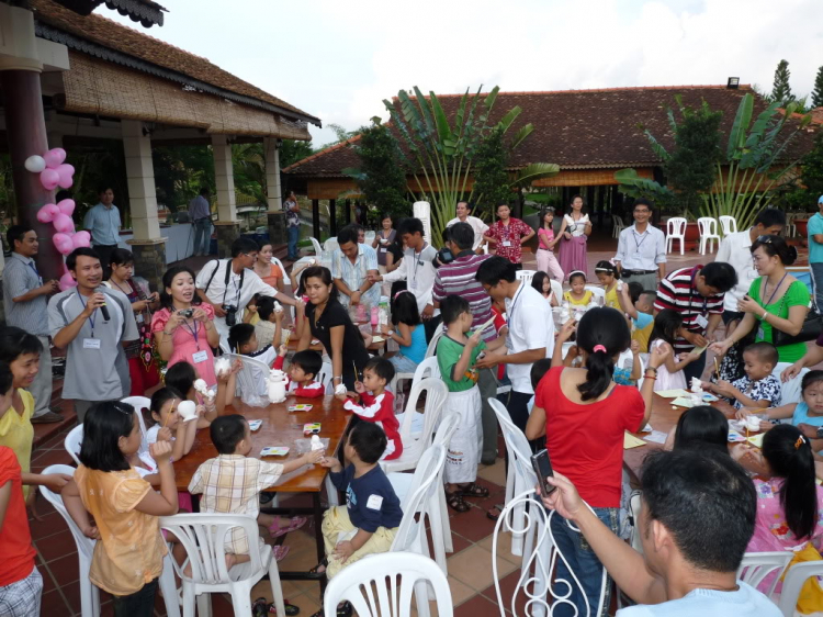 RỰC RỠ SẮC MÀU TUỔI THƠ (Chuyện TRUNG THU XNL.2009) RỰC RỠ SẮC MÀU TUỔI THƠ (Chuyện TRUNG THU XNL.2009)