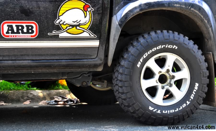Nhờ các bác tư vấn mua D-MAX và so sánh với Ranger Nhờ các bác tư vấn mua D-MAX và so sánh với Ranger