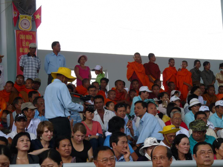 31/10 & 1/11 Đi Xem Lễ Hội Đua Ghe Ngo Tại Sóc Trăng 2009 31/10 & 1/11 Đi Xem Lễ Hội Đua Ghe Ngo Tại Sóc Trăng 2009